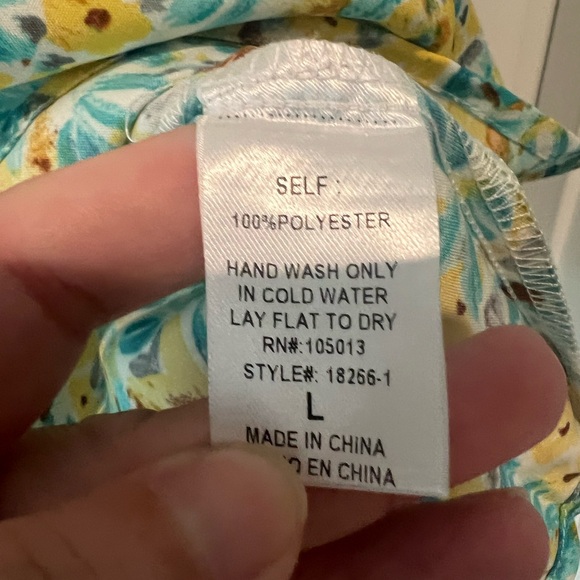 NWT Savanna Jane Floral Embroidered Women's Top size large - Picture 3 of 16